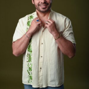 GUAYABERA DE RIELES  M. CORTA