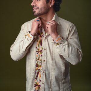 GUAYABERA DE RIELES BEIGE
